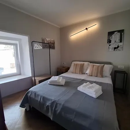 Mala Kuca Od Soli Pokraj Mora 4 Osobe