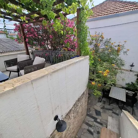 Holiday home Mala Kuca Od Soli Pokraj Mora 4 Osobe