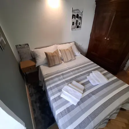 Mala Kuca Od Soli Pokraj Mora 4 Osobe Holiday home Jezera