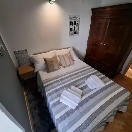 Mala Kuca Od Soli Pokraj Mora 4 Osobe *