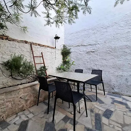 Mala Kuca Od Soli Pokraj Mora 4 Osobe