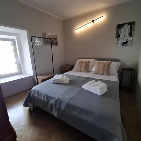 Holiday home Mala Kuca Od Soli Pokraj Mora 4 Osobe Jezera